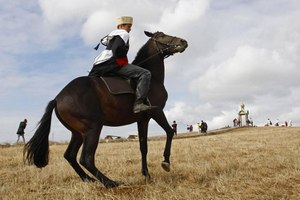 казак гарцует